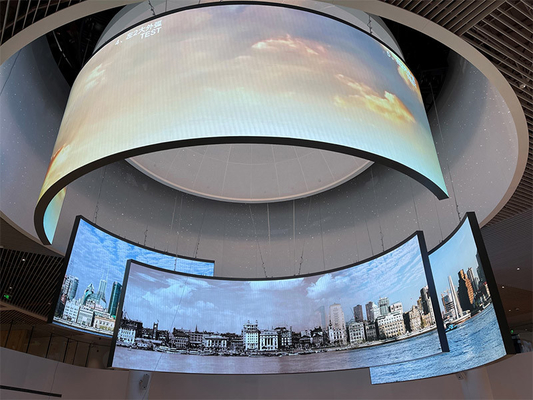 맞춤형 P4 곡선 LED 비디오 벽 실내 눈길을 끄는 광고 LED 화면