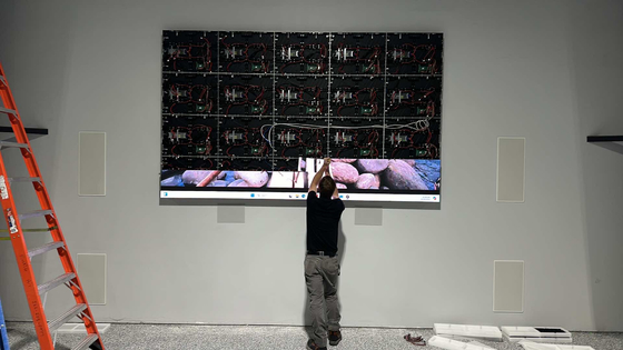 프론트 서비스 640mm X 480mm 벽에 장착 된 실내 디스플레이 P1.25/1.538/1.86/2.5mm 픽셀 피치