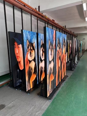 패널 크기 640x1920x35mm 디지털 LED 포스터 P1.86mm 및 P2.5mm 밝기 600nits