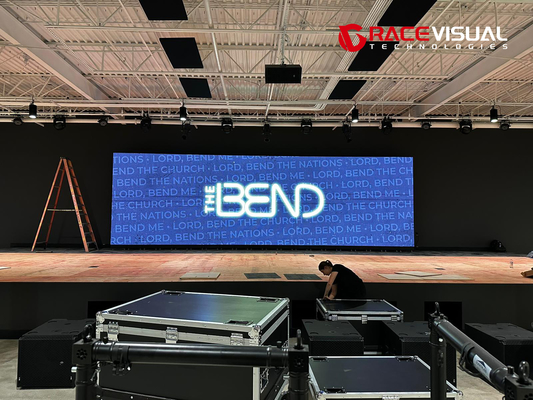 500x500mm 패널 CCC/CE 인증 LED 비디오 벽 28W 160° 뷰 앵글 사용자 지정 구성 자동 잠금 시스템