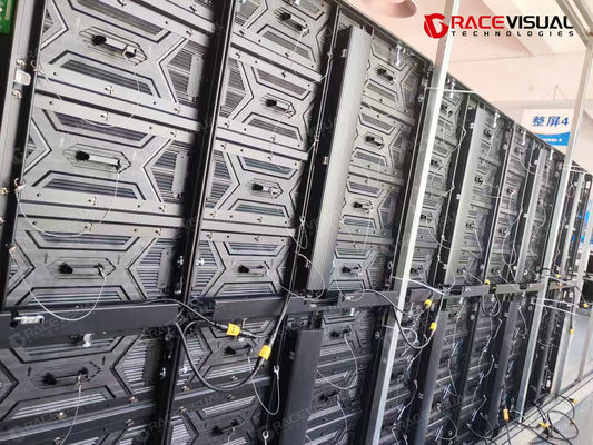 OE 시리즈 P3.9 프로페셔널 옥외 LED 디스플레이 시스템 - IP65 방수, 4000:1 고 대비비 & 매끄러운 접합을 위한 간편한 설치의 전면 서비스 디자인